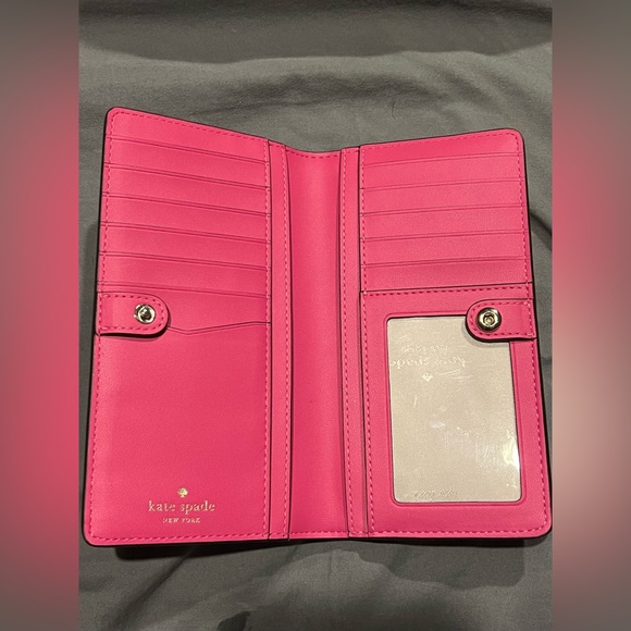 Kate Spade saffiano leather wallet - Picture 3 of 4